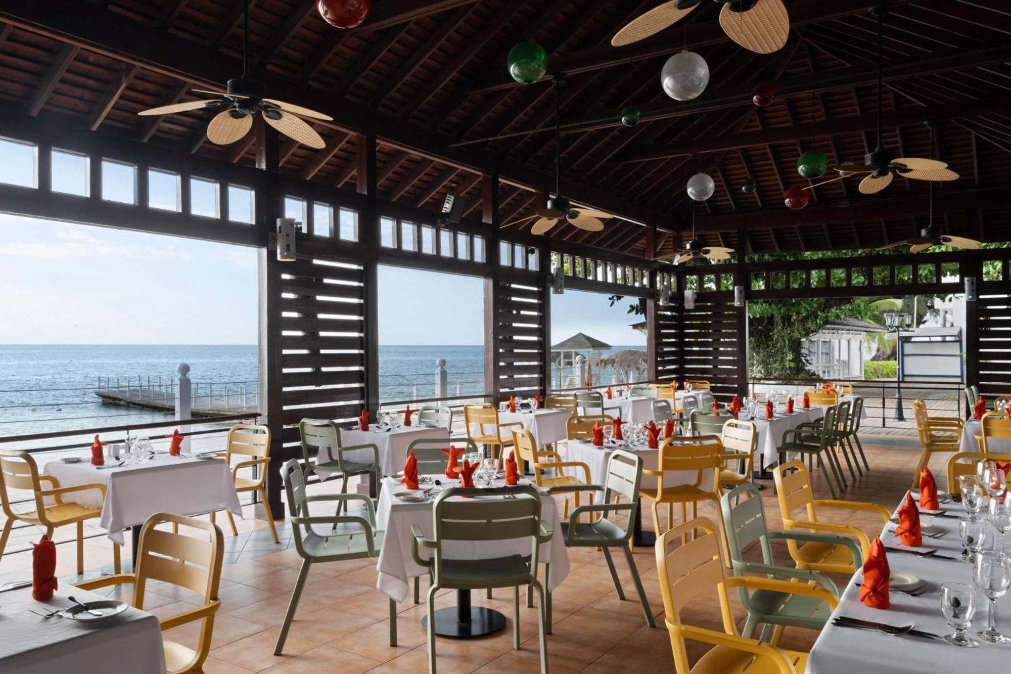Grand Decameron Montego Beach, A Trademark All-Inclusive Resort Montego Bay Exterior photo