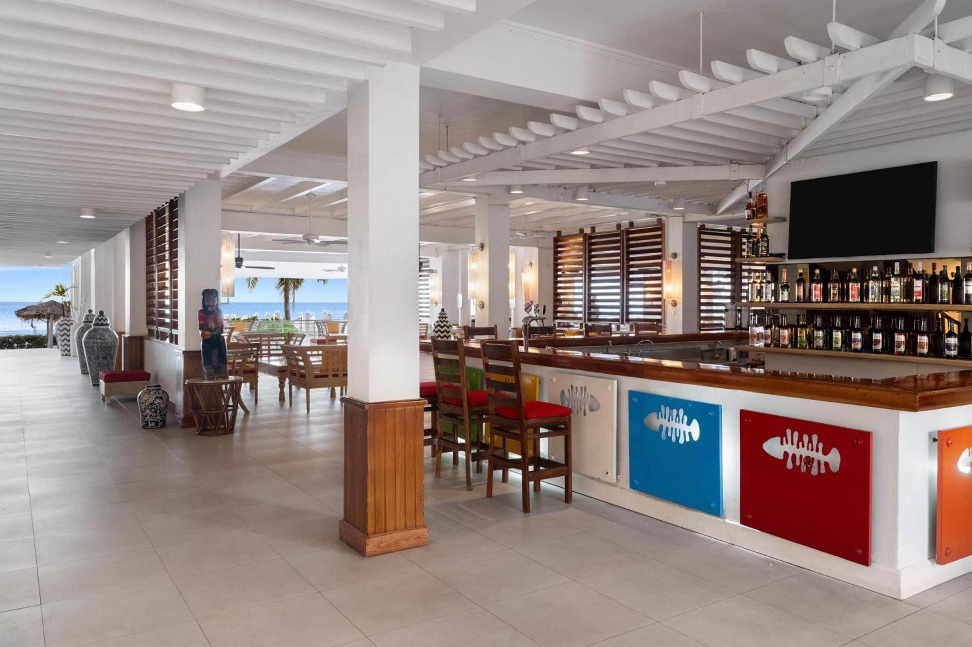 Grand Decameron Montego Beach, A Trademark All-Inclusive Resort Montego Bay Exterior photo