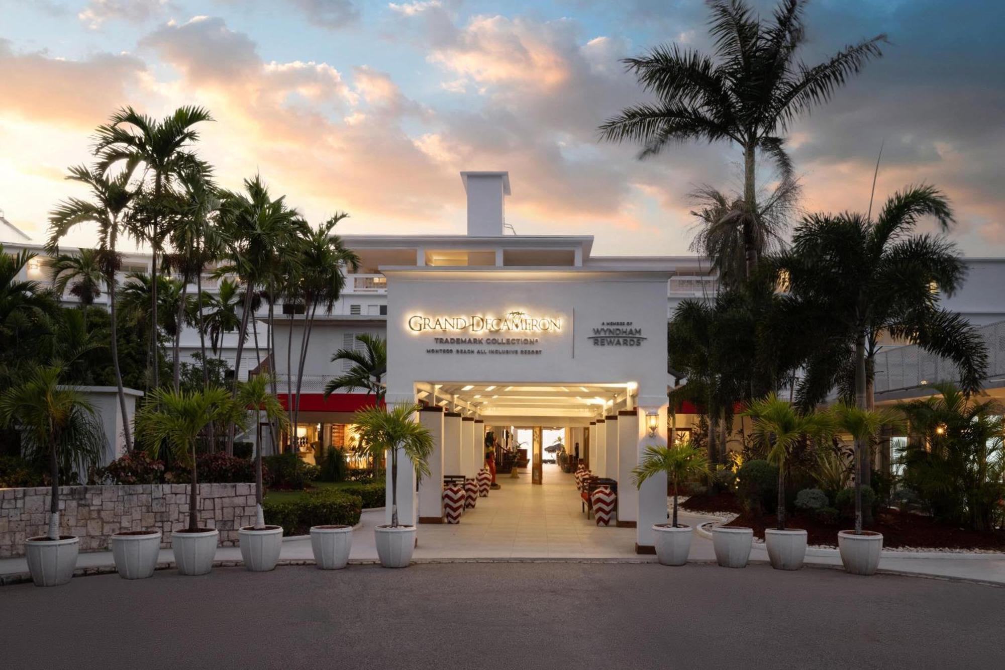 Grand Decameron Montego Beach, A Trademark All-Inclusive Resort Montego Bay Exterior photo