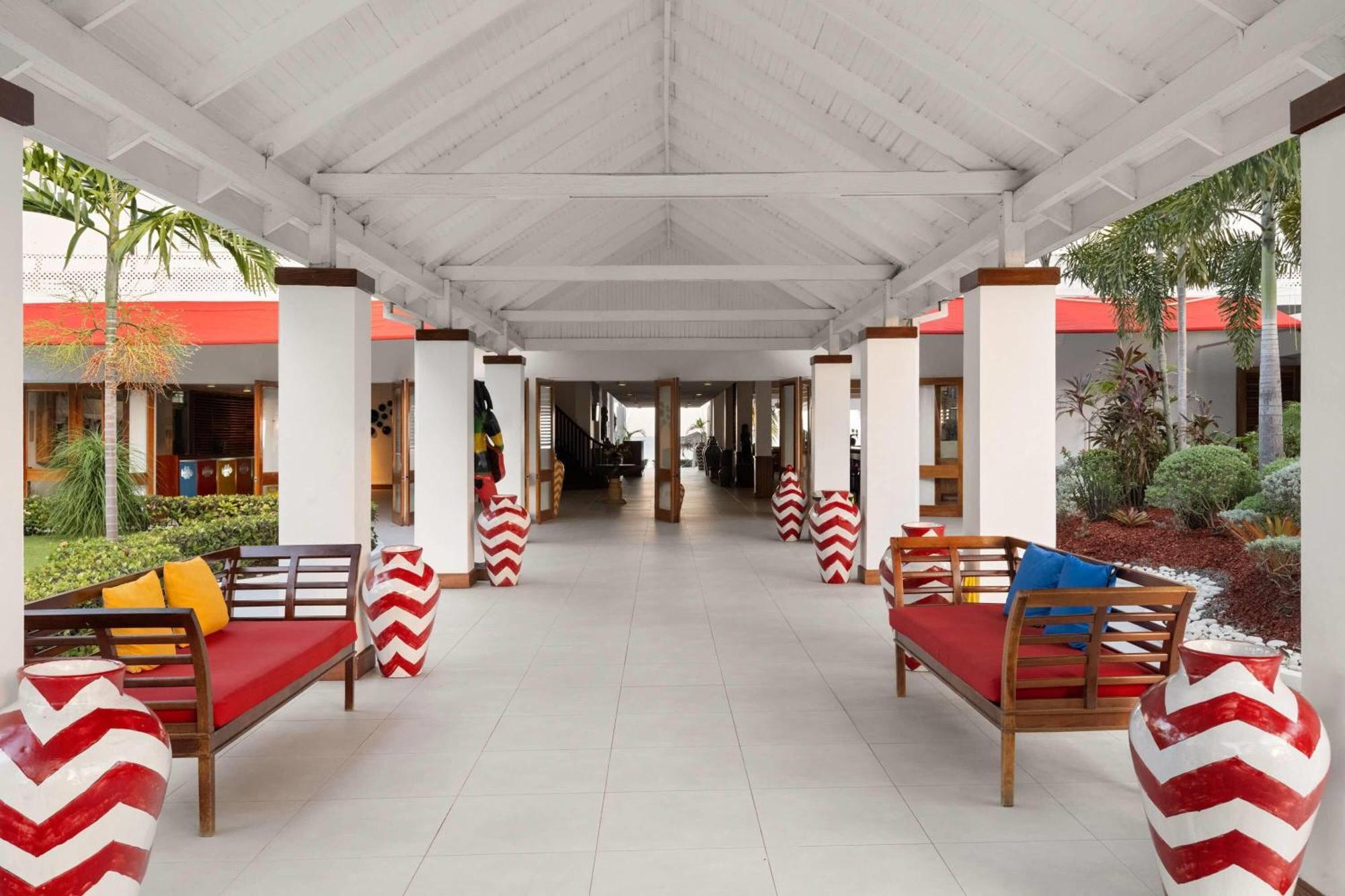 Grand Decameron Montego Beach, A Trademark All-Inclusive Resort Montego Bay Exterior photo